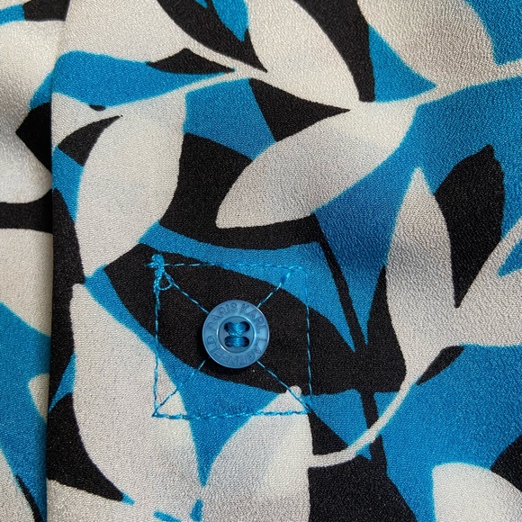 Karl Lagerfeld Paris Print V neck Modest Blouse Top Size M - Picture 3 of 6